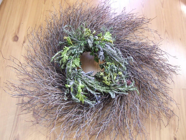 A 6-inch grapevine wreath houses fresh herbs from your garden, which you can snip all season.